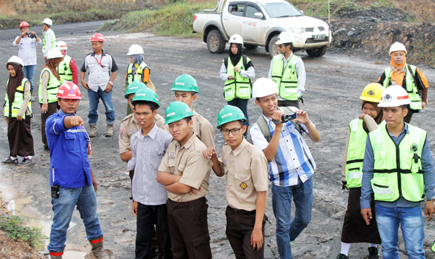 Jhonlin Group, PT. Jhonlin Baratama, Hari Lingkungan Hidup, Mining Tour, Pertambangan, Batulicin, Tanah Bumbu, Kalimantan Selatan, SMKN 1 Simpang Empat